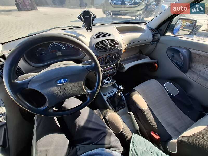 Седан ВАЗ / Lada 1118 Калина 2006 в Львове