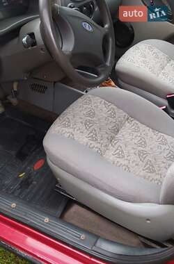 Седан ВАЗ 1118 Калина 2005 в  фото 3 Седан ВАЗ 1118 Калина 2005 в