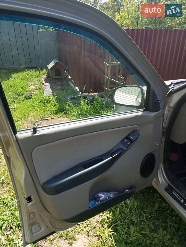 Седан ВАЗ / Lada 1118 Калина 2007 в Білі Ослави фото 2 Седан ВАЗ / Lada 1118 Калина 2007 в Білі Ослави