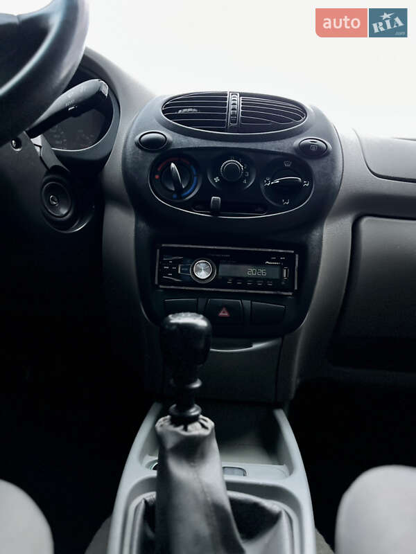 Седан ВАЗ / Lada 1118 Калина 2006 в Чернівцях фото 25 Седан ВАЗ / Lada 1118 Калина 2006 в Чернівцях