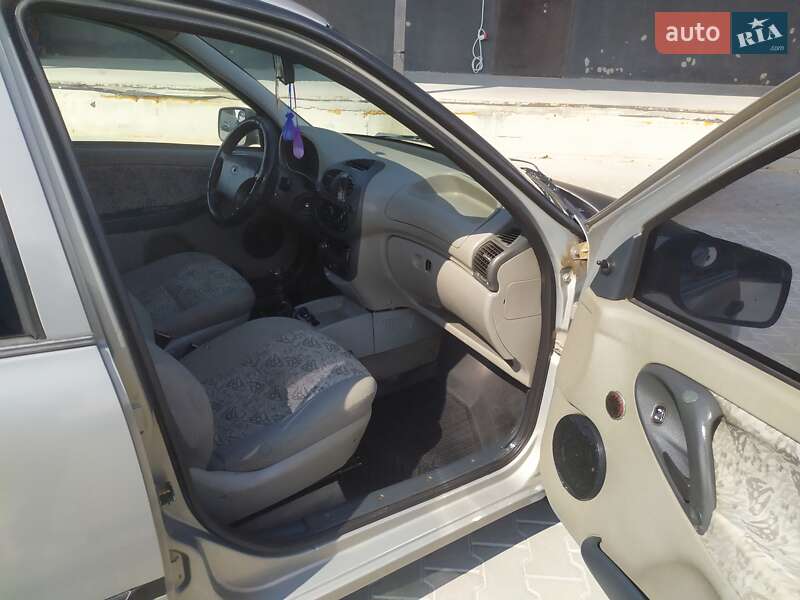 Седан ВАЗ / Lada 1118 Калина 2006 в Житомире