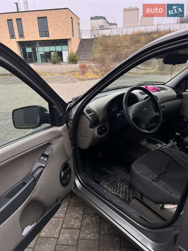 Седан ВАЗ / Lada 1118 Калина 2010 в Хмельницком