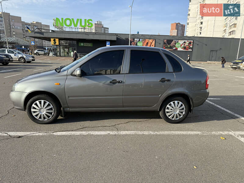 Седан ВАЗ / Lada 1118 Калина 2011 в Києві