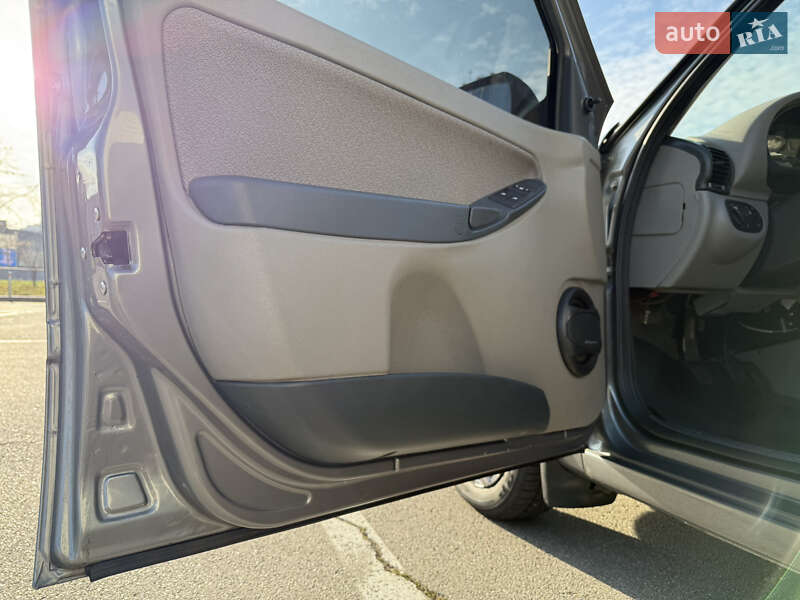 Седан ВАЗ / Lada 1118 Калина 2011 в Києві