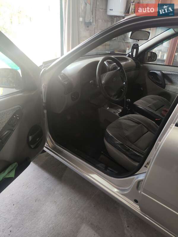 Седан ВАЗ / Lada 1118 Калина 2007 в Запоріжжі