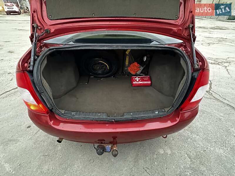 Седан ВАЗ / Lada 1118 Калина 2006 в Чорткові