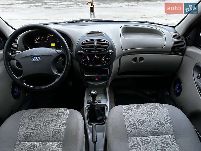 Седан ВАЗ / Lada 1118 Калина 2006 в Чорткові