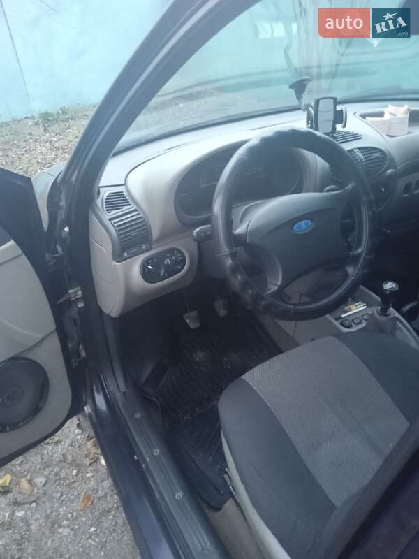 Хэтчбек ВАЗ / Lada 1119 Калина 2007 в Виннице