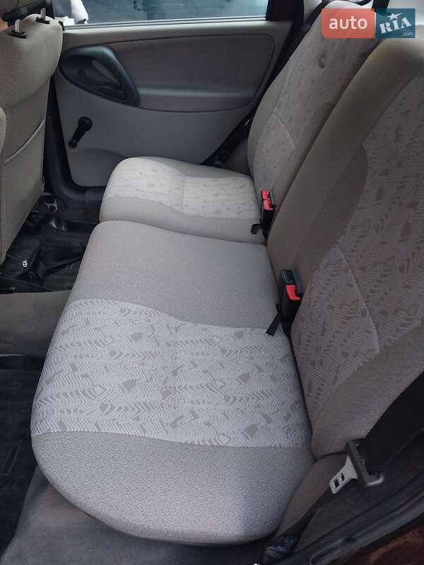 Хэтчбек ВАЗ / Lada 1119 Калина 2010 в Черновцах