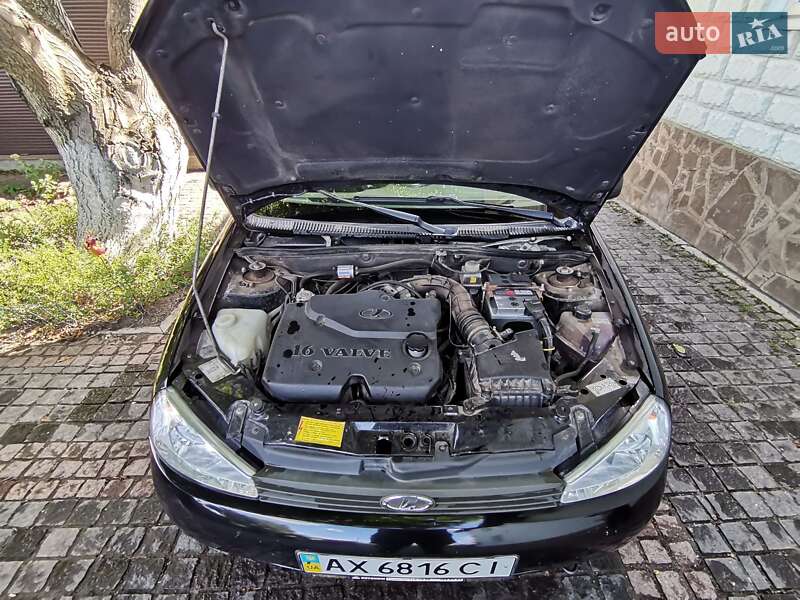 Хэтчбек ВАЗ / Lada 1119 Калина 2011 в Харькове