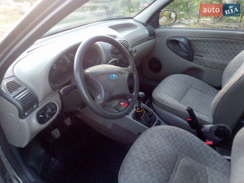 Хэтчбек ВАЗ / Lada 1119 Калина 2008 в Запорожье фото 4 Хэтчбек ВАЗ / Lada 1119 Калина 2008 в Запорожье