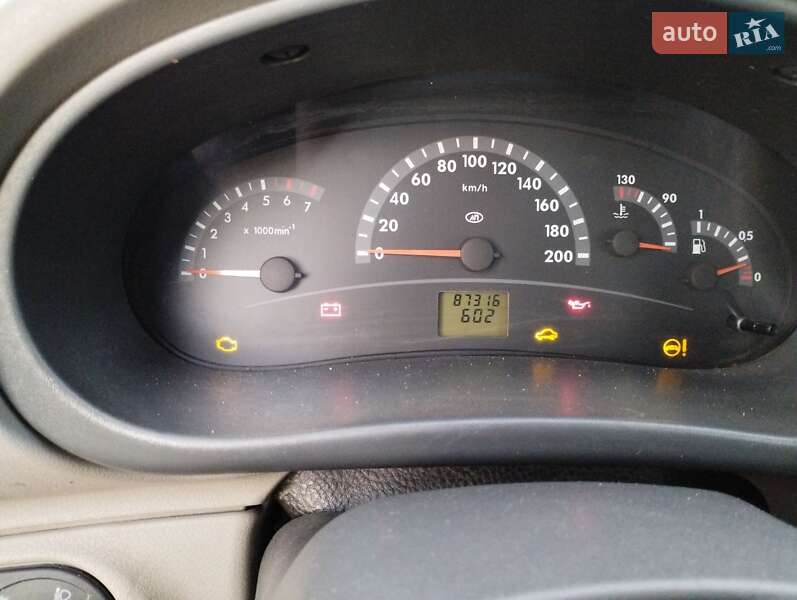 Хэтчбек ВАЗ / Lada 1119 Калина 2007 в Киеве фото 5 Хэтчбек ВАЗ / Lada 1119 Калина 2007 в Киеве