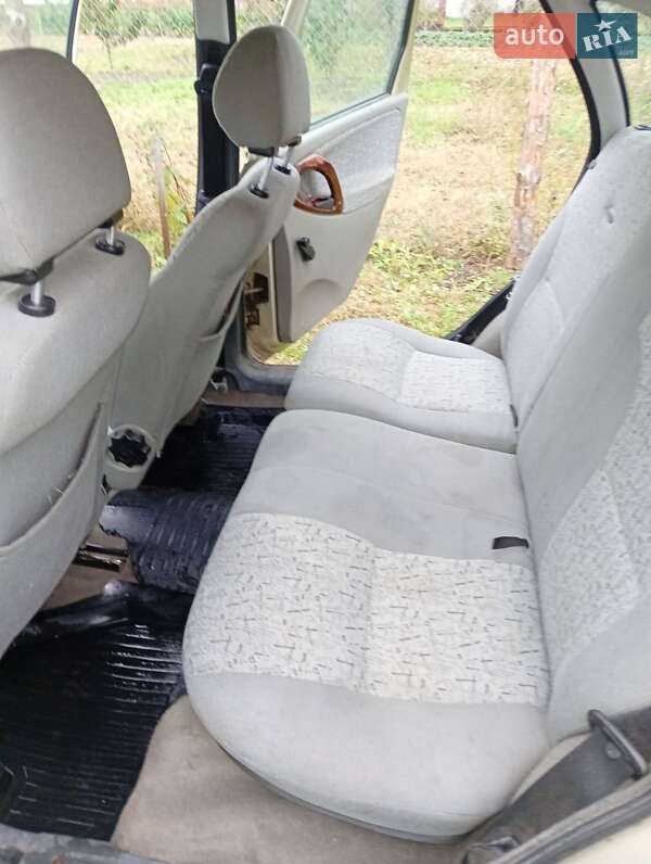 Хетчбек ВАЗ / Lada 1119 Калина 2007 в Чернігові фото 3 Хетчбек ВАЗ / Lada 1119 Калина 2007 в Чернігові