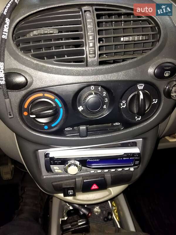 Хетчбек ВАЗ / Lada 1119 Калина 2007 в Черкасах фото 10 Хетчбек ВАЗ / Lada 1119 Калина 2007 в Черкасах