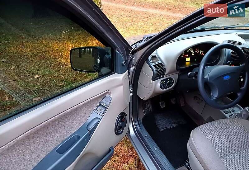 Хэтчбек ВАЗ / Lada 1119 Калина 2011 в Сумах фото 4 Хэтчбек ВАЗ / Lada 1119 Калина 2011 в Сумах