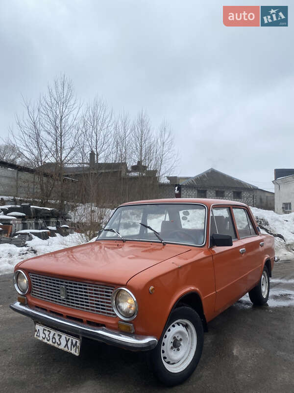 Седан ВАЗ / Lada 2101 1987 в Остроге