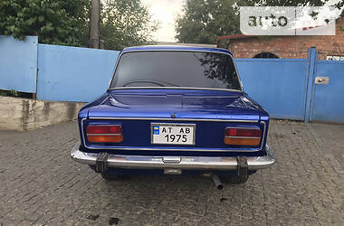 Седан ВАЗ / Lada 2103 1982 в Черновцах