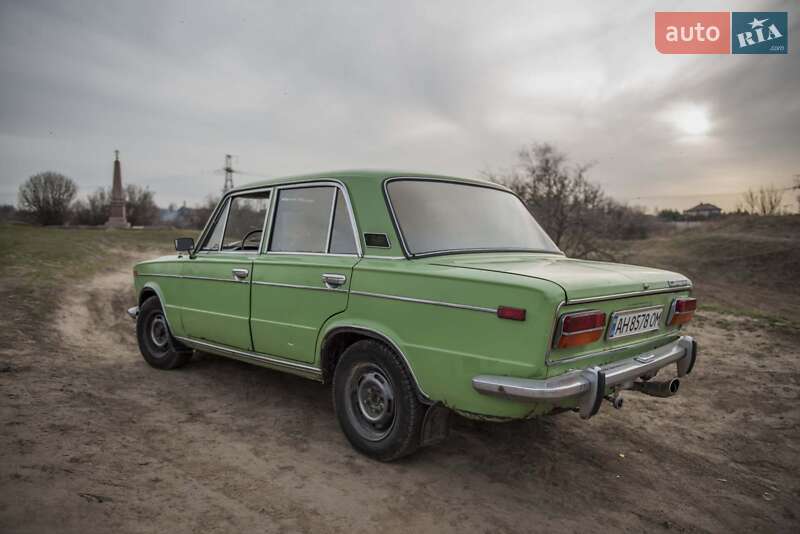 Седан ВАЗ / Lada 2103 1982 в Днепре