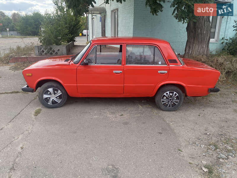 Седан ВАЗ / Lada 2103 1975 в Змиеве
