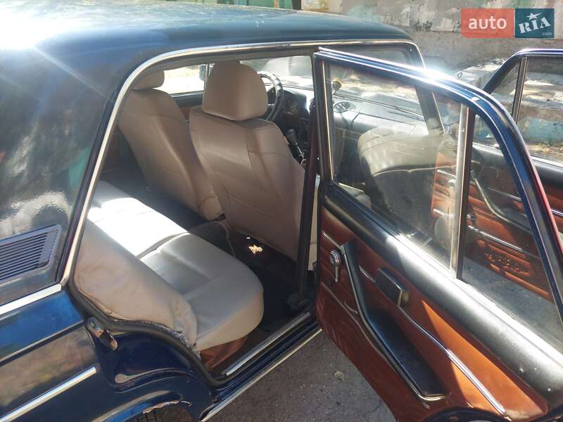 Седан ВАЗ / Lada 2103 1983 в Одессе