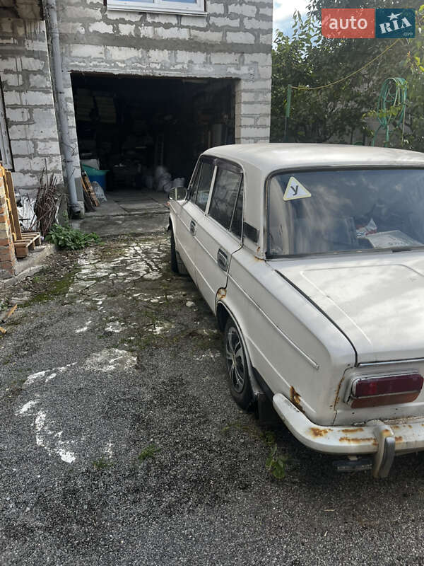 Седан ВАЗ / Lada 2103 1983 в Киеве