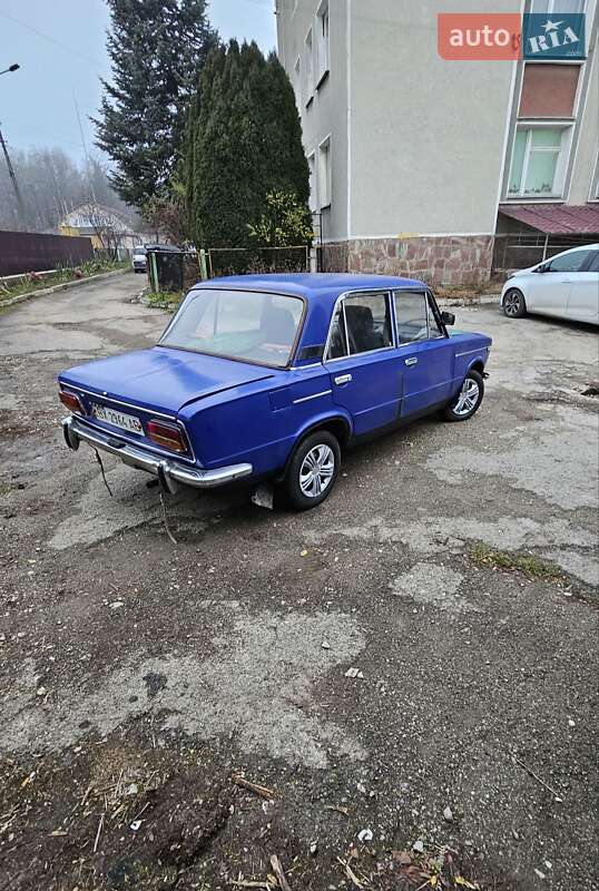 Седан ВАЗ / Lada 2103 1982 в Чемеровцах