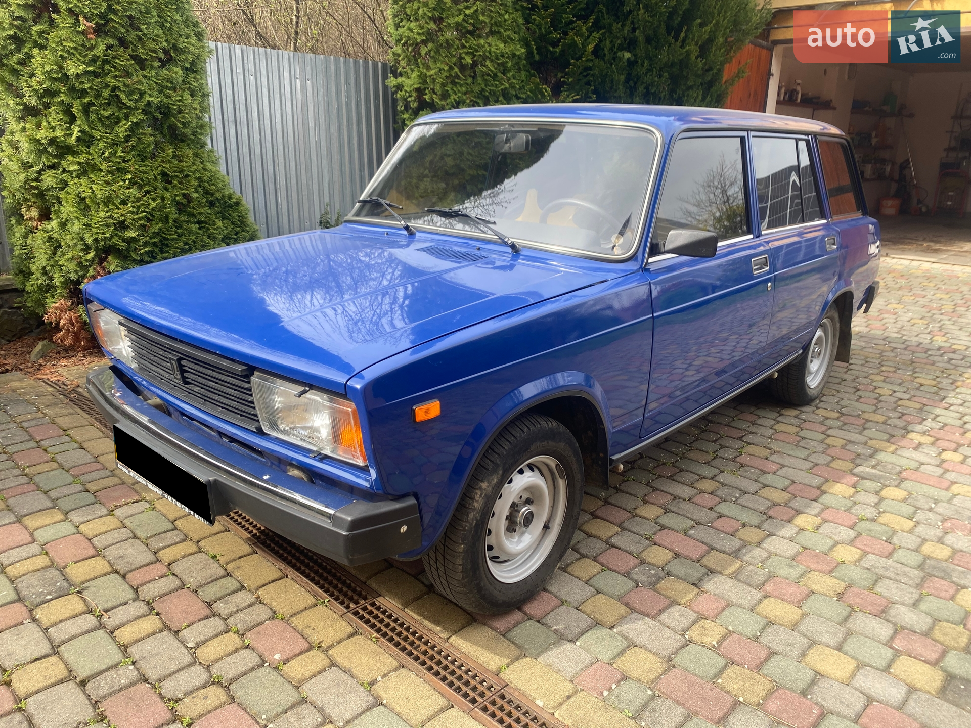 Almera Tino
