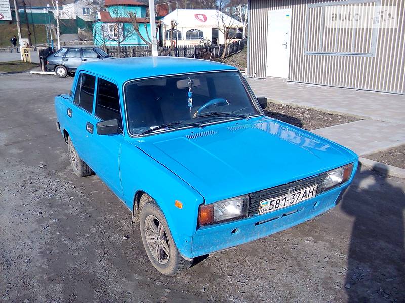 Седан ВАЗ / Lada 2105 1986 в Тараще