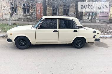 Седан ВАЗ / Lada 2105 1990 в Черноморске