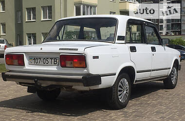 Седан ВАЗ / Lada 2105 1991 в Львове