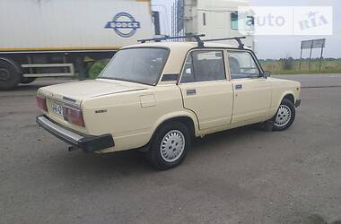 Седан ВАЗ / Lada 2105 1987 в Сокале