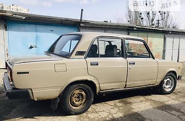 Седан ВАЗ / Lada 2105 1983 в Харькове