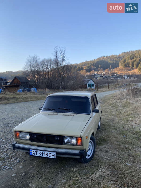 Седан ВАЗ / Lada 2105 1983 в Ивано-Франковске