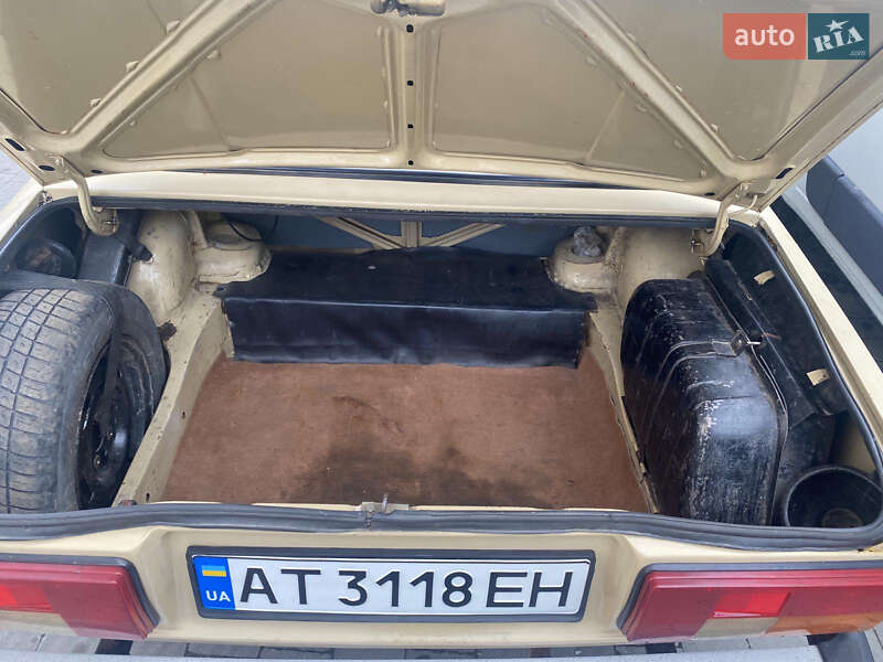 Седан ВАЗ / Lada 2105 1983 в Ивано-Франковске