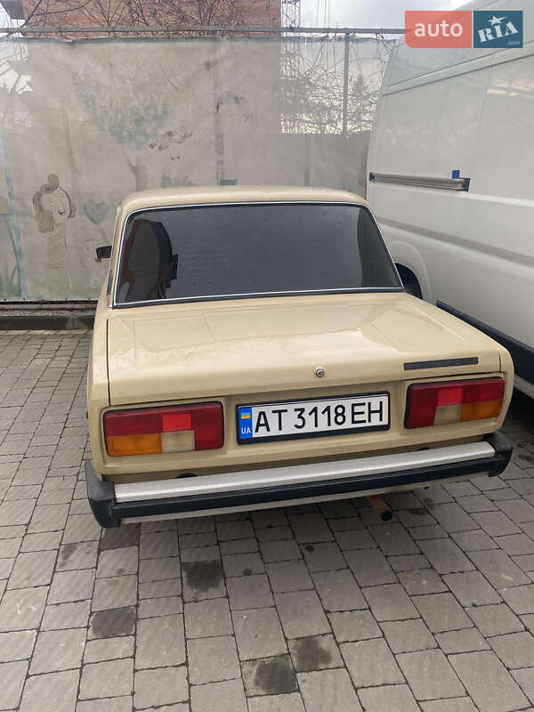 Седан ВАЗ / Lada 2105 1983 в Ивано-Франковске