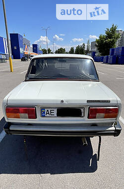 Седан ВАЗ / Lada 2105 1990 в Каменском