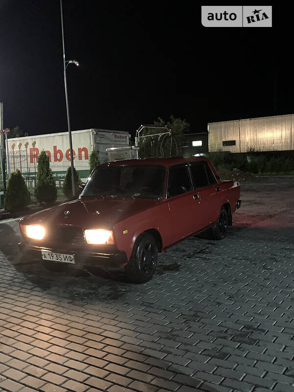 Седан ВАЗ / Lada 2105 1984 в Долине