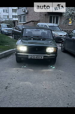 Седан ВАЗ / Lada 2105 2000 в Александрие