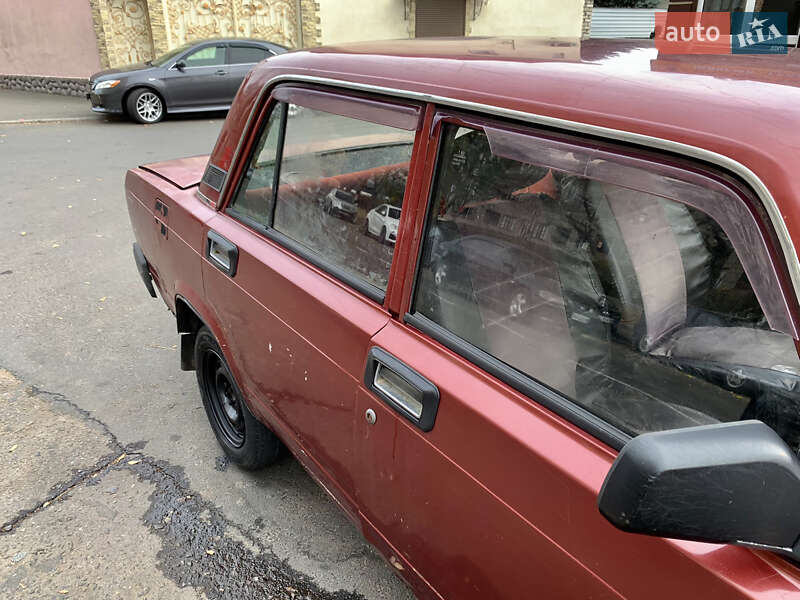 Седан ВАЗ / Lada 2105 1984 в Одессе