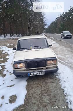 Седан ВАЗ / Lada 2105 1983 в Барановке