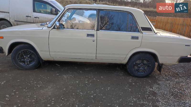 Седан ВАЗ / Lada 2105 1987 в Голованівську