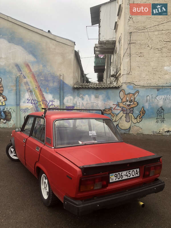 Седан ВАЗ / Lada 2105 1980 в Одессе