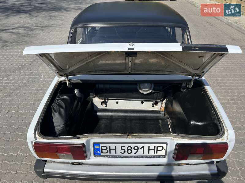 Седан ВАЗ / Lada 2105 2001 в Одессе