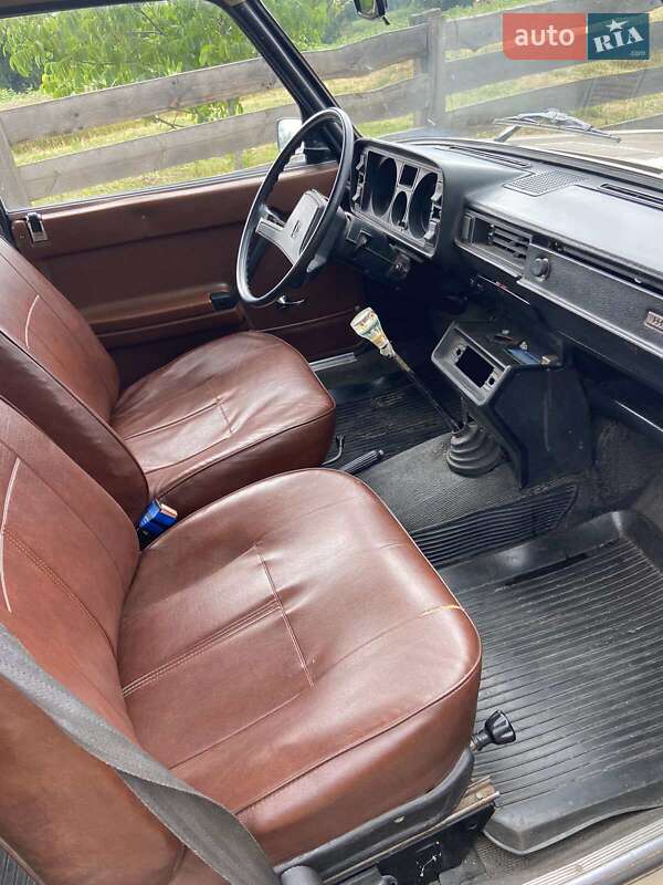 Седан ВАЗ / Lada 2105 1988 в Гайсине