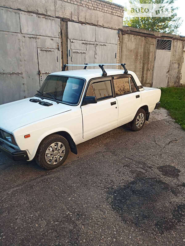 Седан ВАЗ / Lada 2105 1989 в Харькове