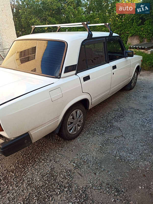 Седан ВАЗ / Lada 2105 1989 в Харькове