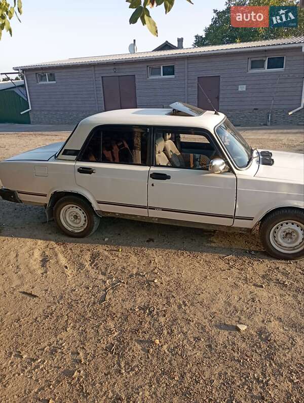 Седан ВАЗ / Lada 2105 1986 в Біляївці