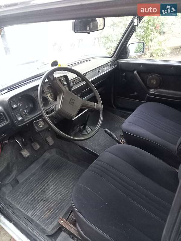 Седан ВАЗ / Lada 2105 1990 в Запорожье