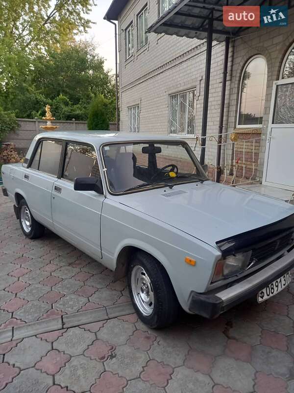 Седан ВАЗ / Lada 2105 1990 в Запорожье
