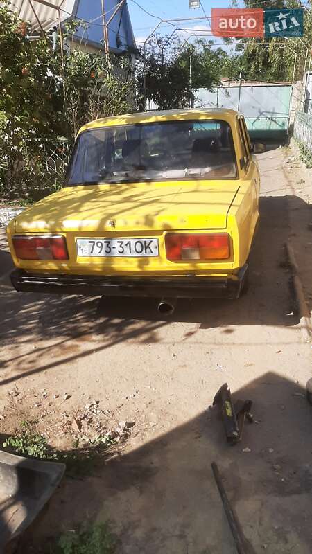 Седан ВАЗ / Lada 2105 1982 в Овідіополі